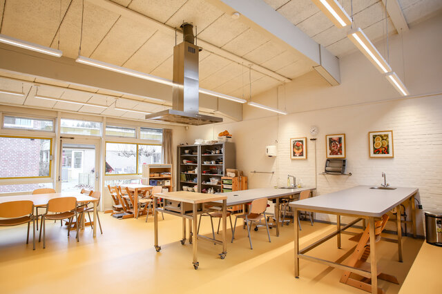 Neue Lichtlösung von LEDVANCE in Klassenräumen bei Koninklijke Visio Onderwijs Breda, Niederlande. 