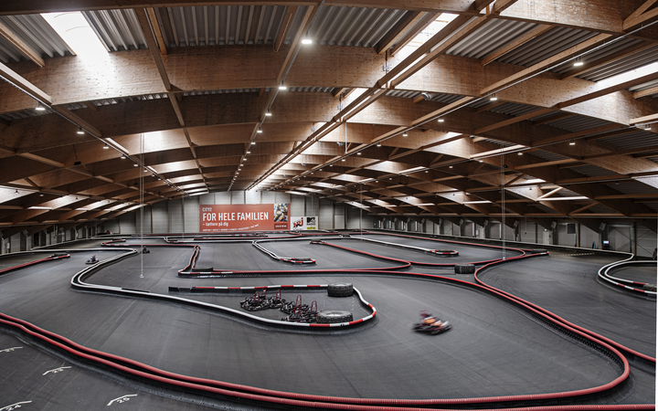 LEDVANCE ilumina el circuito de karts cubierto más grande del mundo